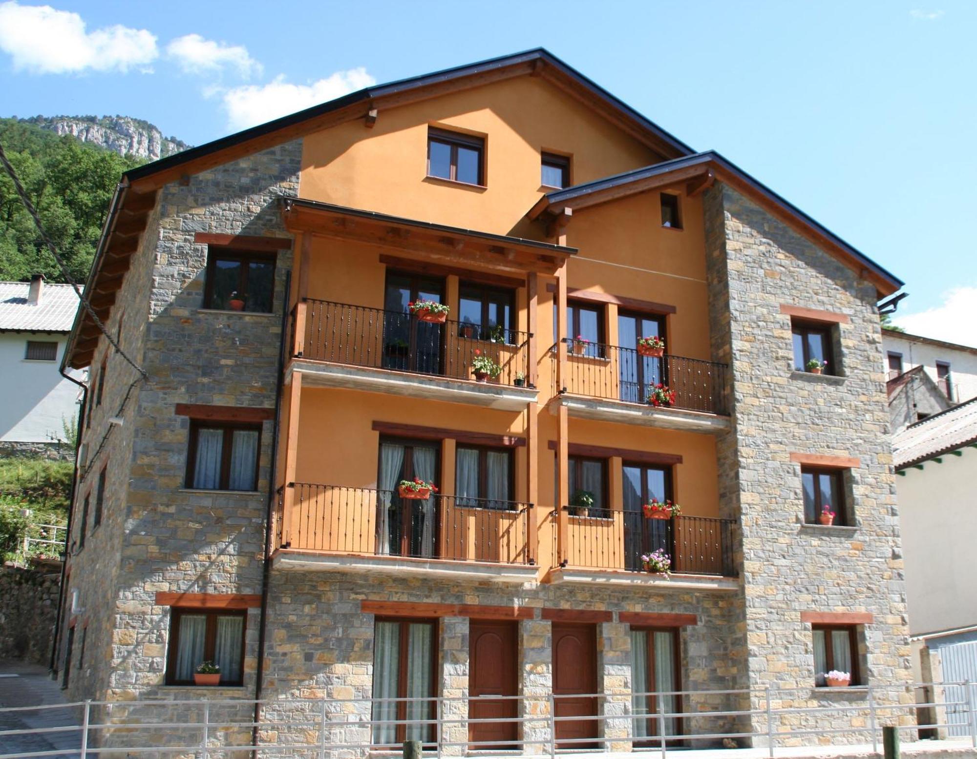 Apartamentos Mobison Salinas de Bielsa Dış mekan fotoğraf