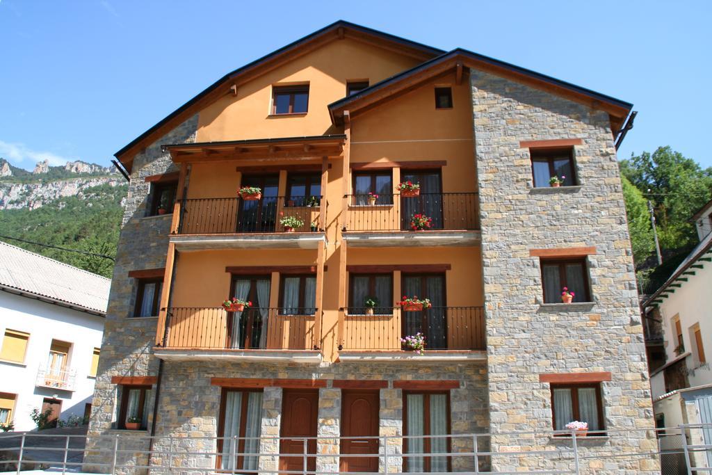 Apartamentos Mobison Salinas de Bielsa Dış mekan fotoğraf
